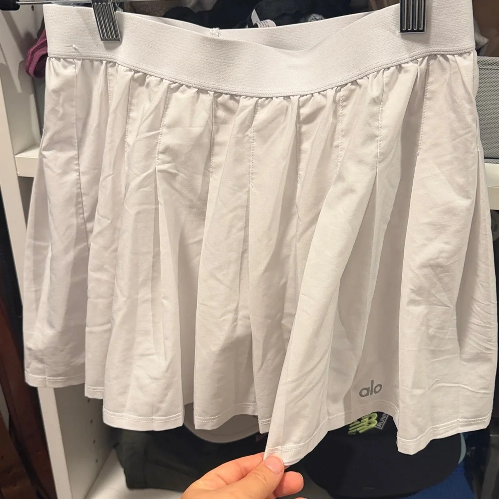 ALO Womens White Pleated Skirt w/ Shorts